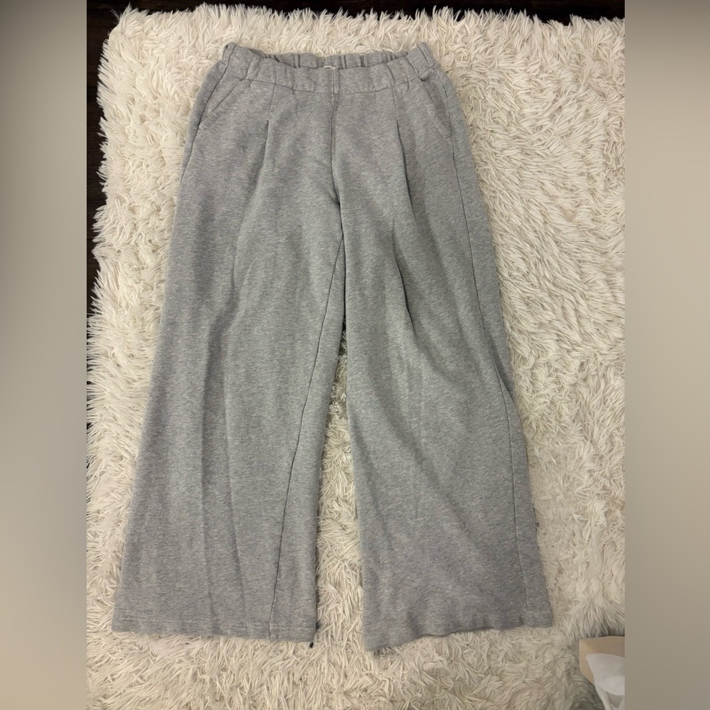 Woman’s Aerie Trouser Sweatpants